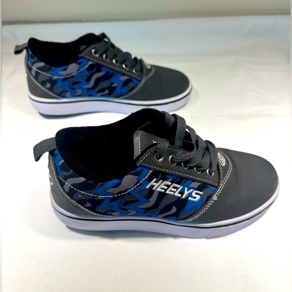 Heelys Kids' Grey and Blue Camo Skate Shoes with Wheels